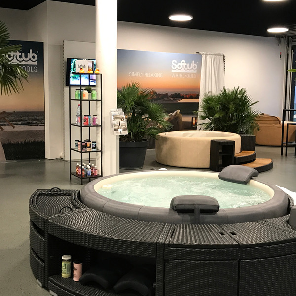 Pop-Up-Store Softub Whirlpools