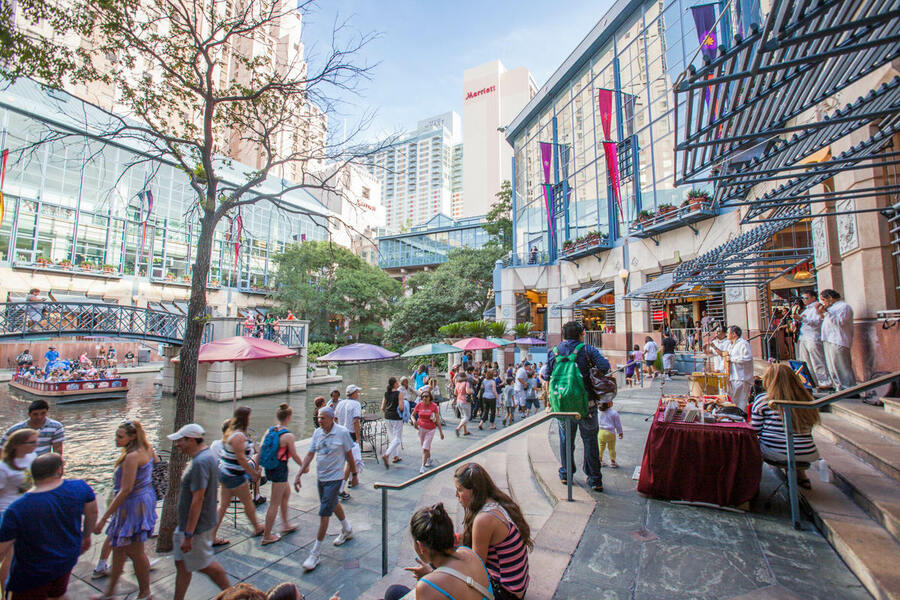 Shops at Rivercenter
