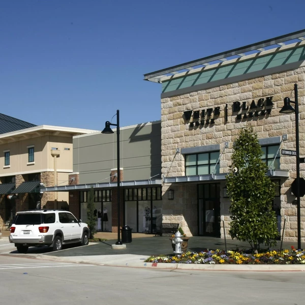 Shops at Highland Village 