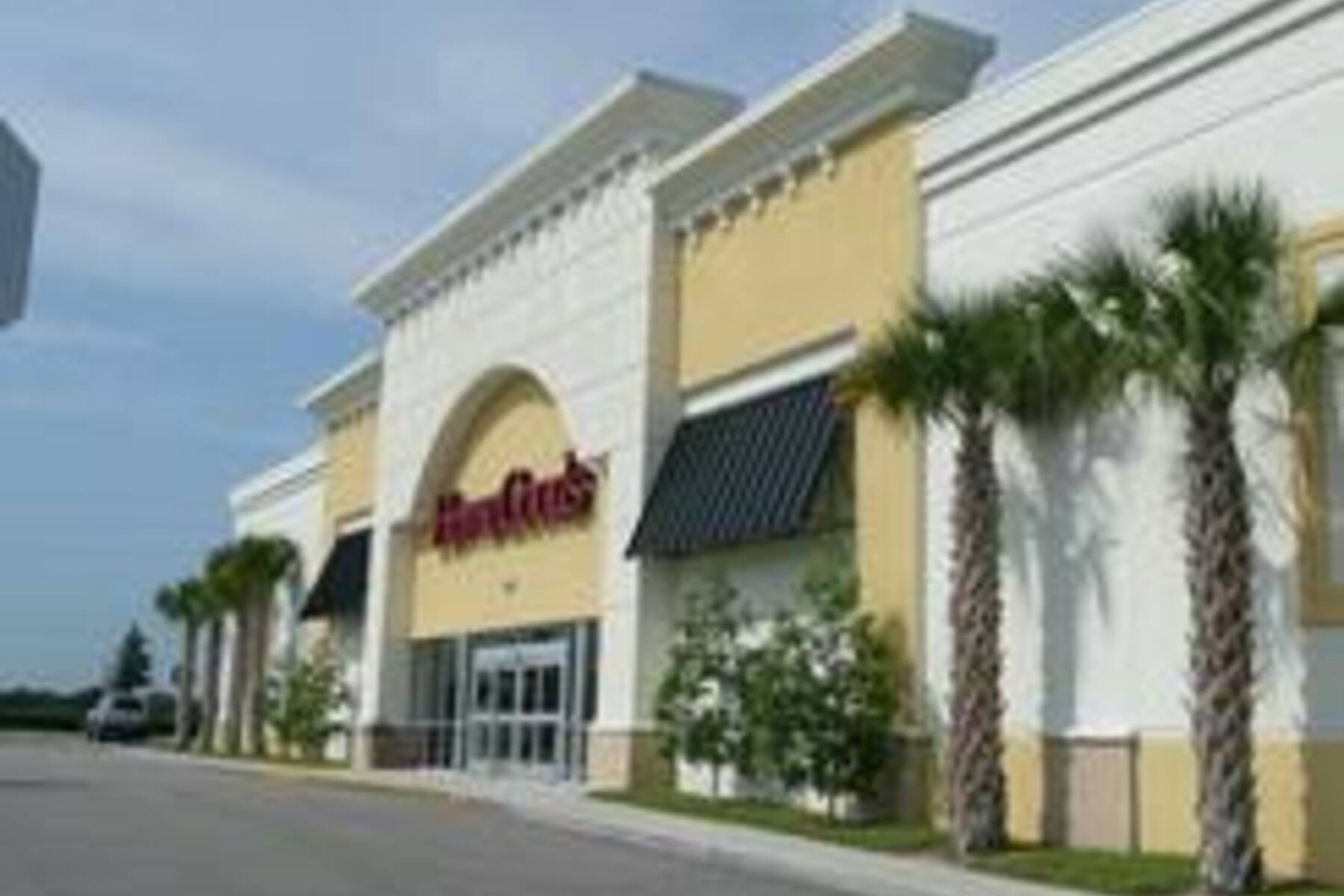 Louez un espace, lancez votre idée. POP UP SHOPS