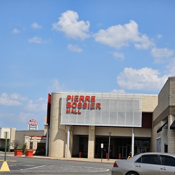 Pierre Bossier Mall