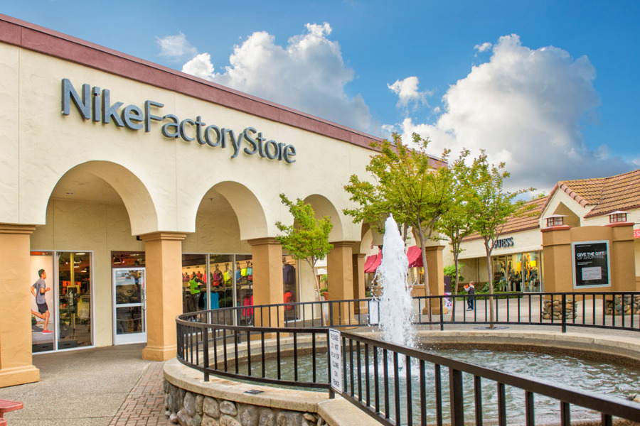 Folsom Premium Outlets®
