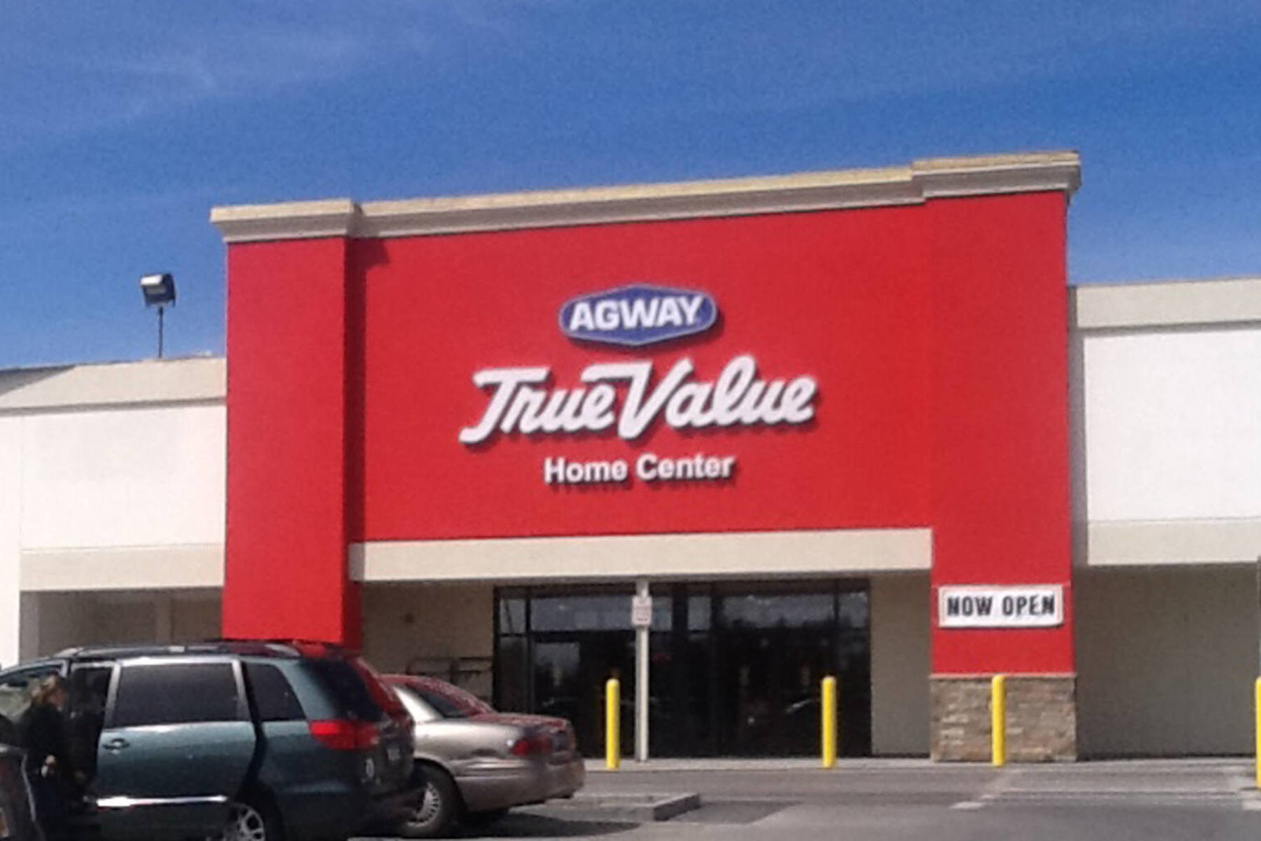 Cayuga Shopping Center