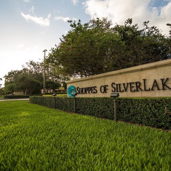 Shoppes of Silver Lakes