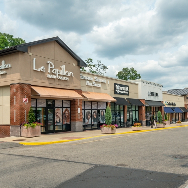 Baederwood Shoppes on the Fairway