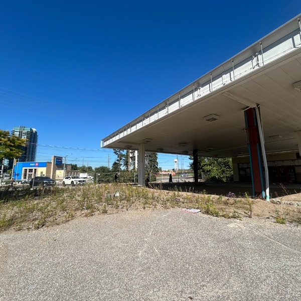 2189 Lakeshore Boulevard West, Toronto 