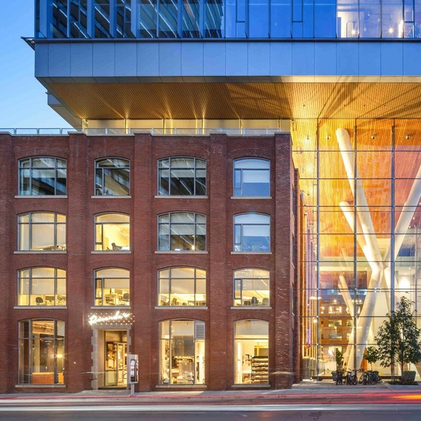 Queen Richmond Centre West, Toronto