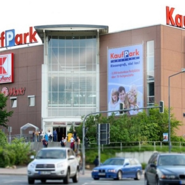 The Dresden shopping park is an established shopping center in the southeast of the city and conveniently located between the districts of Nickern, Prohlis, Niedersedlitz and Lockwitz.