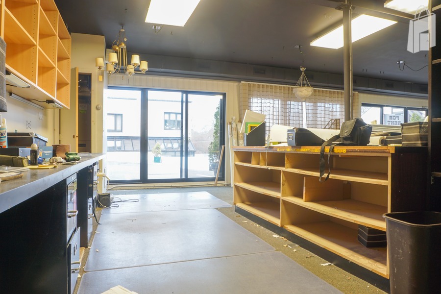 Lower Level (Cash Register Area) 