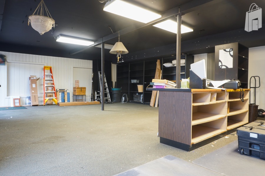 Lower Level Near Entrance 