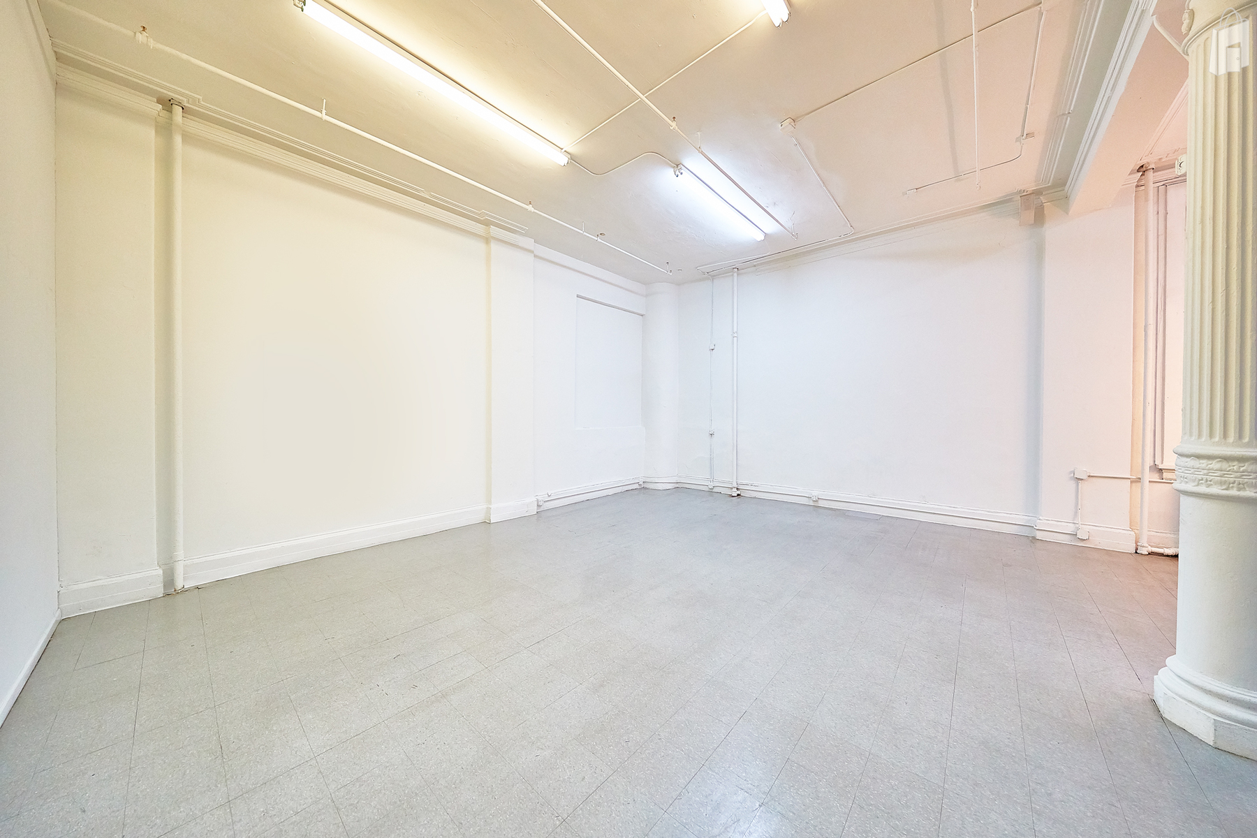 Ideal space for photo shoots and videography.