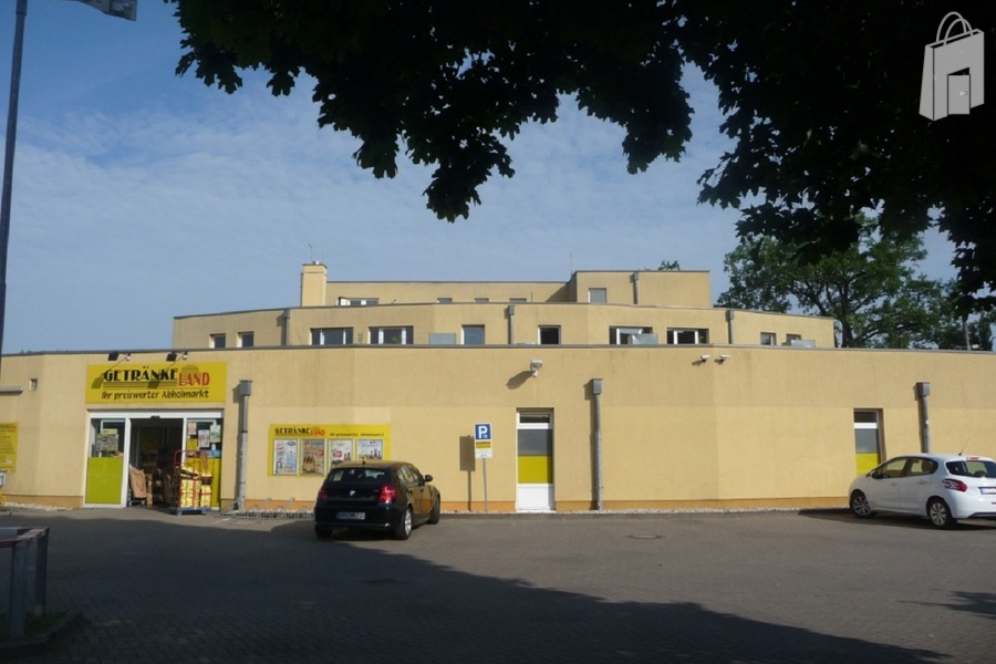 Store with Parking Area