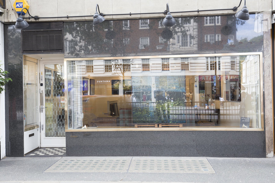 Elegant Pop-Up Shop in Kensington