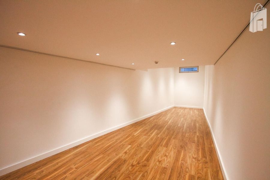 Pop-Up Art Space in Camden