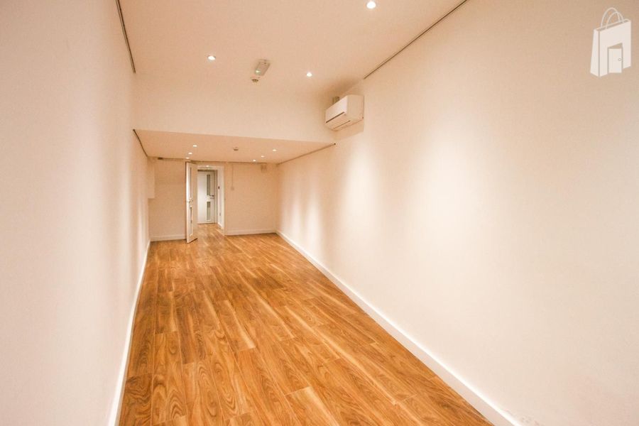 Pop-Up Art Space in Camden