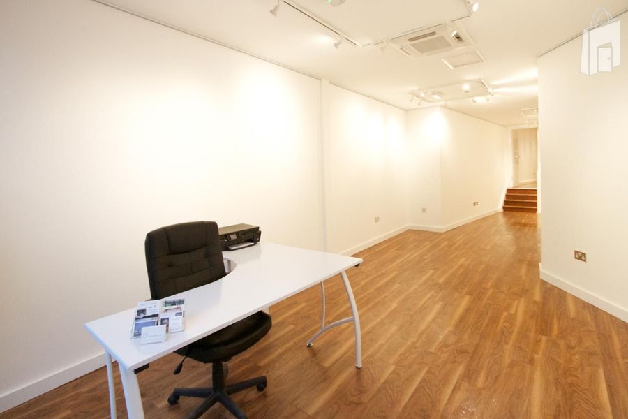 Pop-Up Art Space in Camden