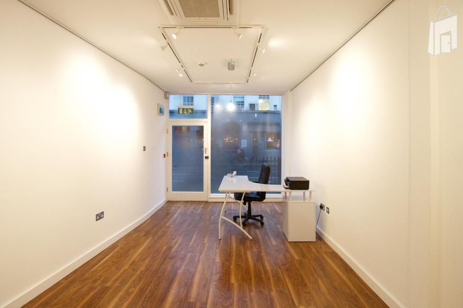 Pop-Up Art Space in Camden