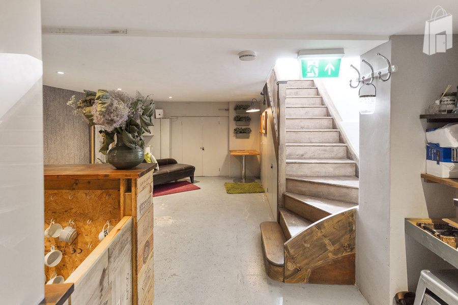 Cosy Clapham Basement Space