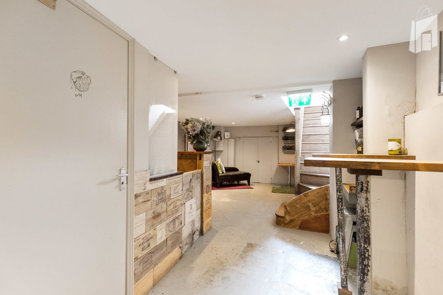 Cosy Clapham Basement Space