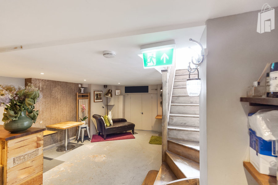 Cosy Clapham Basement Space