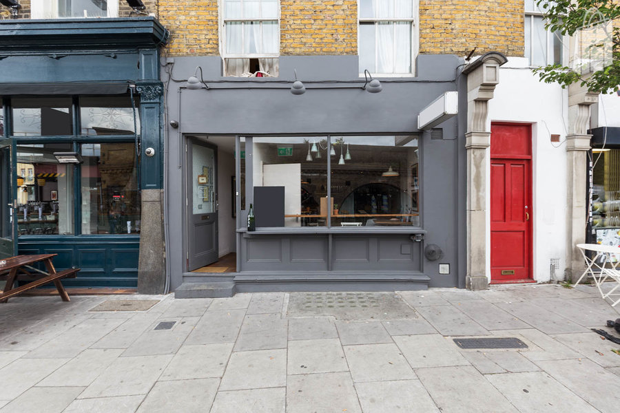 Cosy Clapham Basement Space