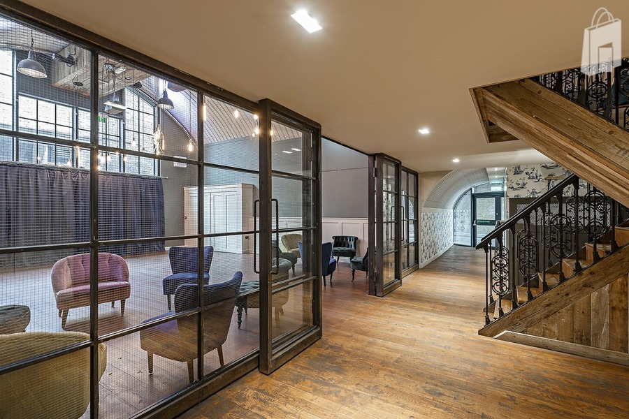 Large railway arch and located close to London Bridge Station