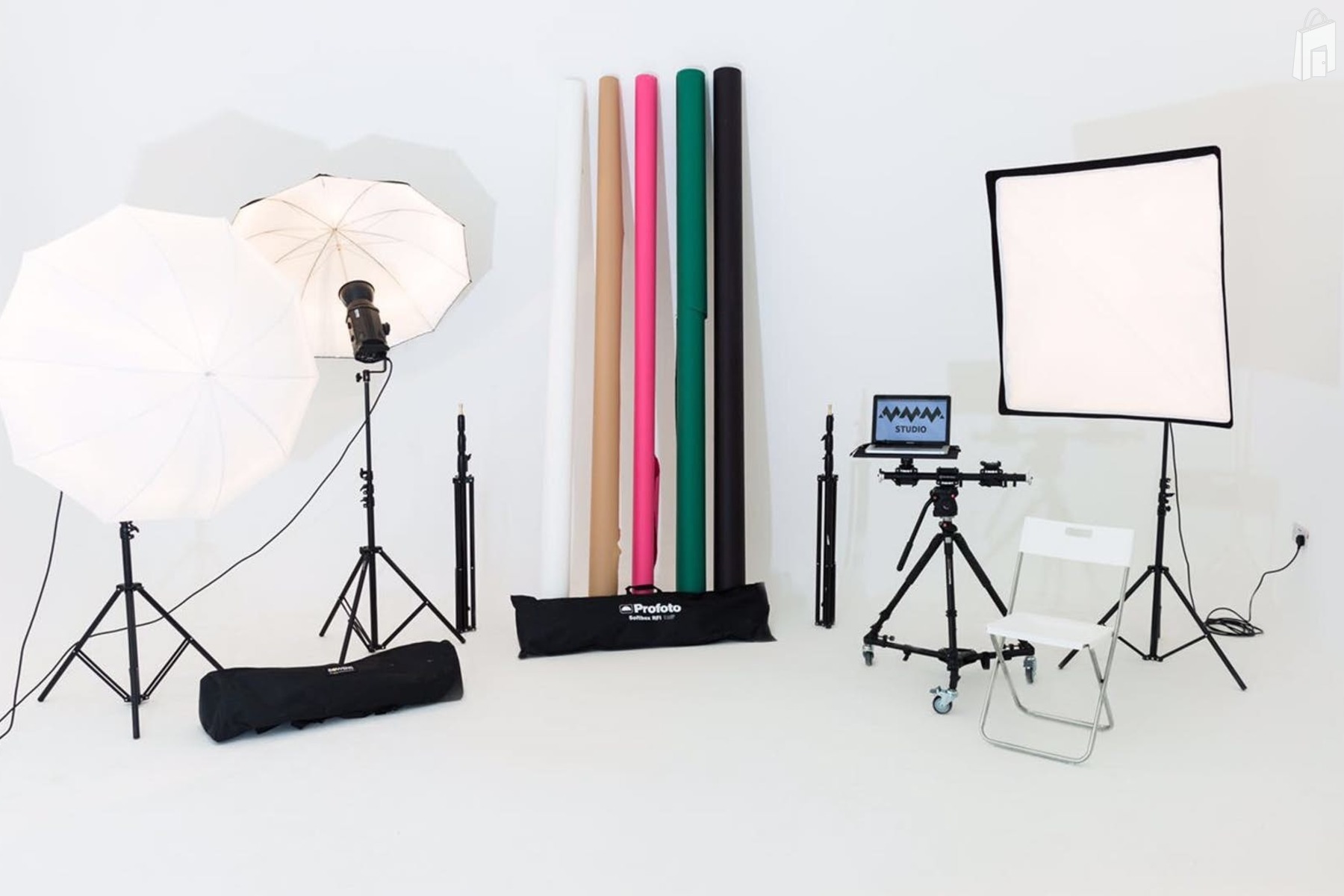 PHOTOGRAPHY STUDIO AT SQUARE SUITE