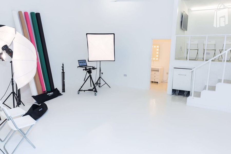 PHOTOGRAPHY STUDIO AT SQUARE SUITE