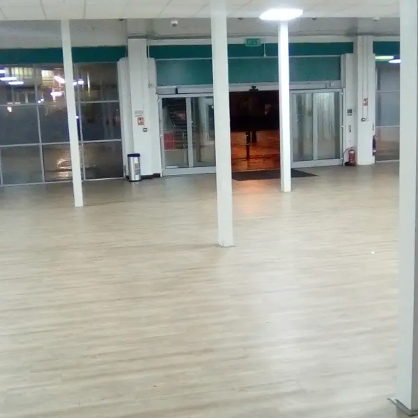 An exceptional space that can be configured for a great retail & service pop up experience.