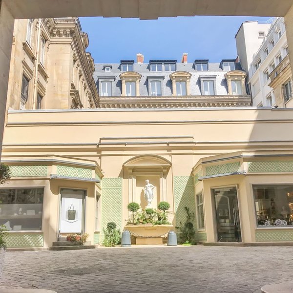 Extravagant Boutique in Place Vendôme