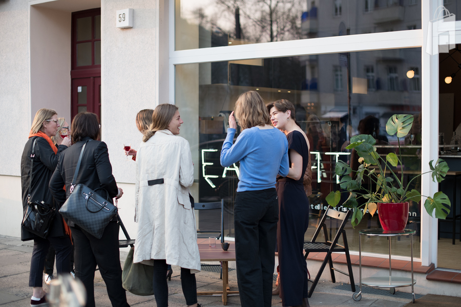 Strassenansicht Showroom, Atelier