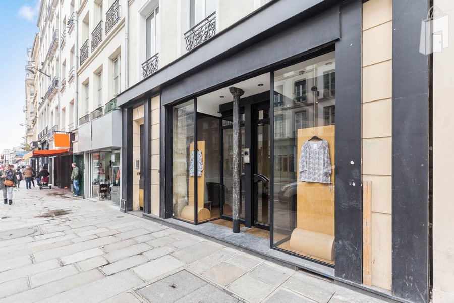 Elegant Boutique in Le Marais