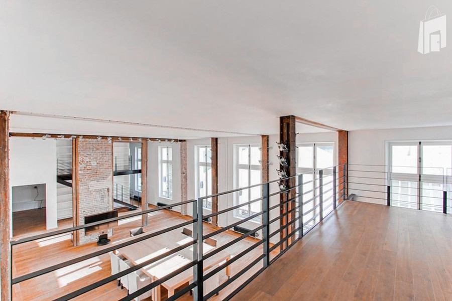 Spectacular Showroom 