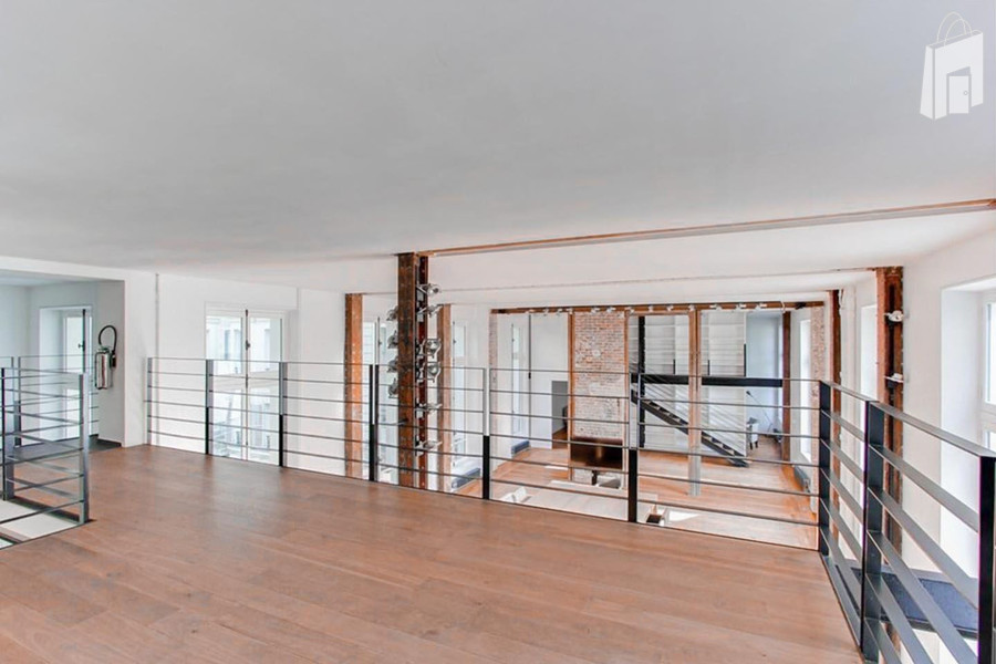 Spectacular Showroom