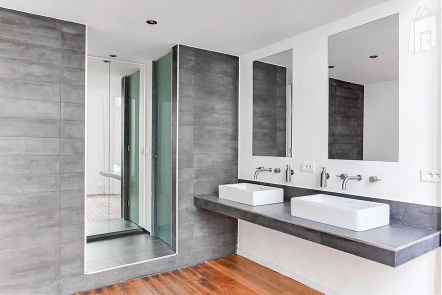 Spectacular Showroom 