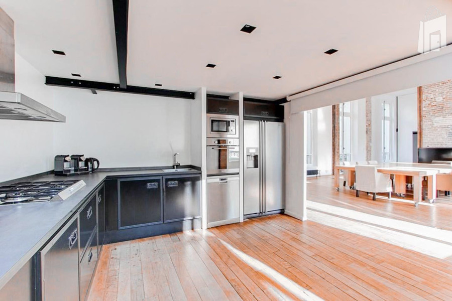 Spectacular Showroom