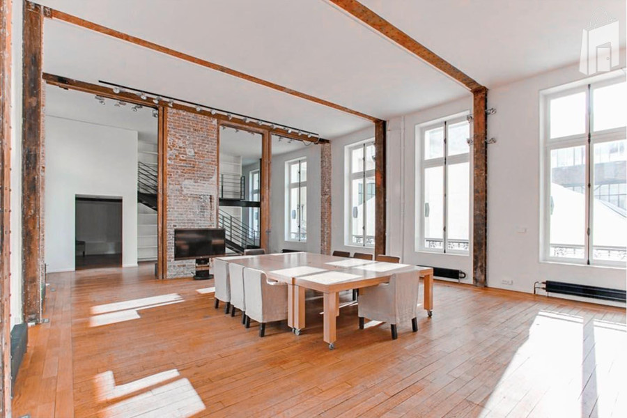 Spectacular Showroom