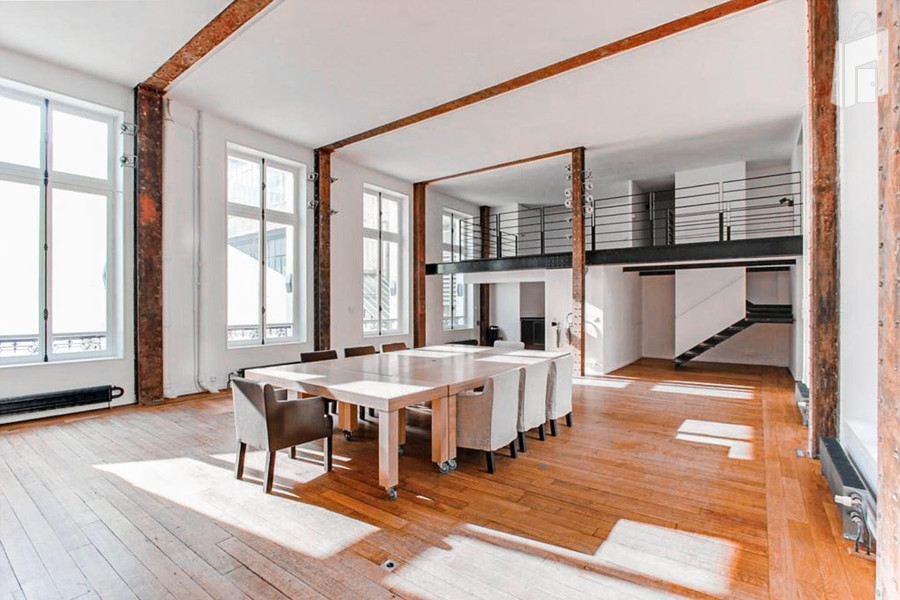 Spectacular Showroom 