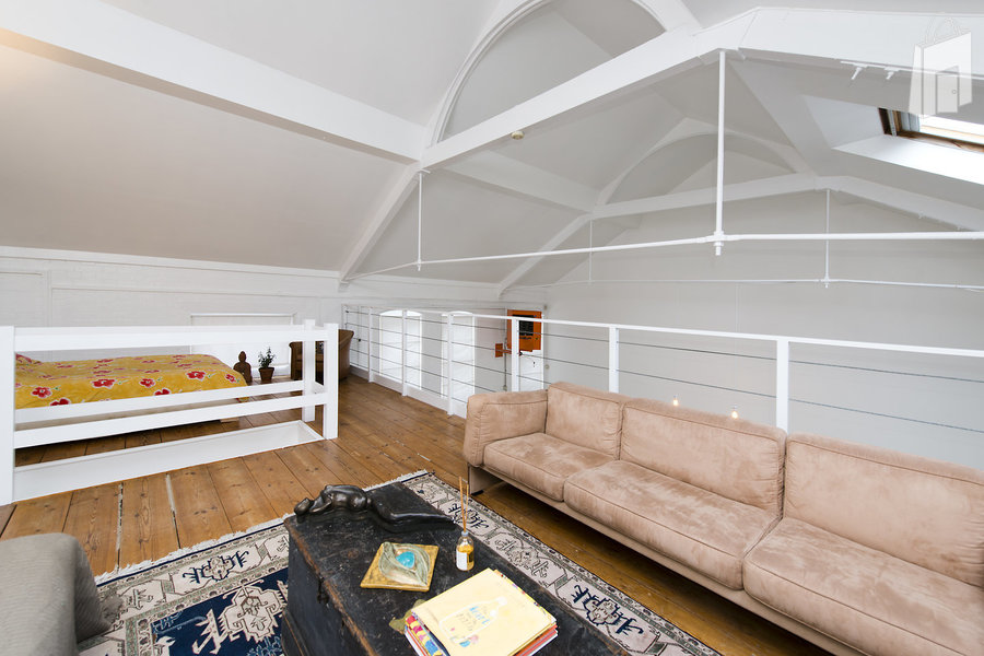 Unique Loft Showroom 