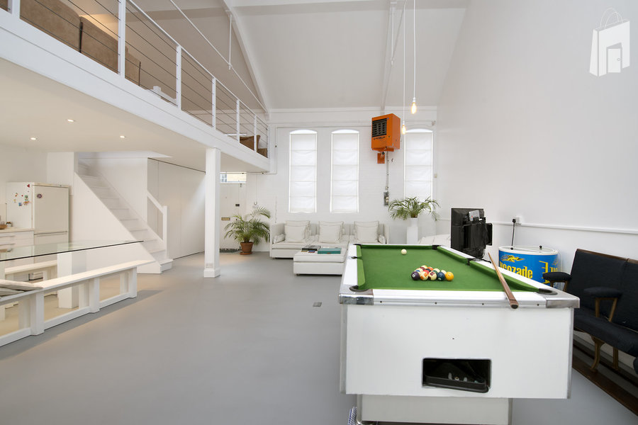 Unique Loft Showroom 