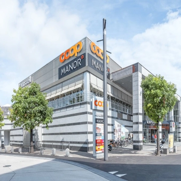 Verkaufsfläche in attraktivem Einkaufszentrum karussell