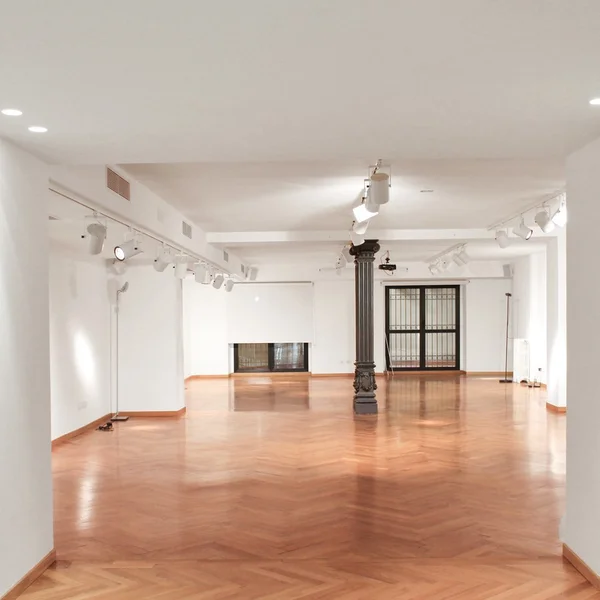 Unique and Classic Space in the heart of Milano 