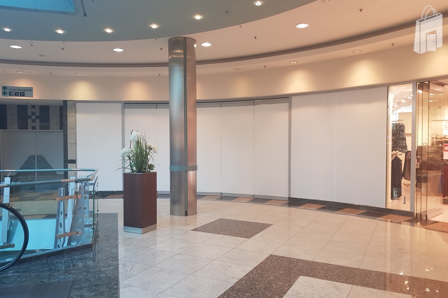 Eingang stufenlos von der Mall