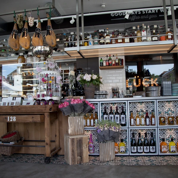 Einzigartige Location für Bistro/Concept Store