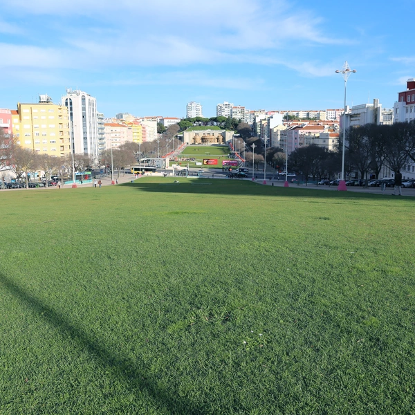 Open space 210 m2 in Alameda, Lisbon