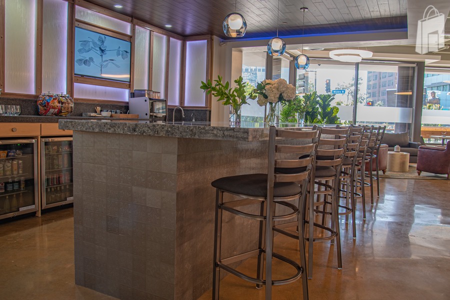 Kitchen with 16 ft Granite Counter Top
