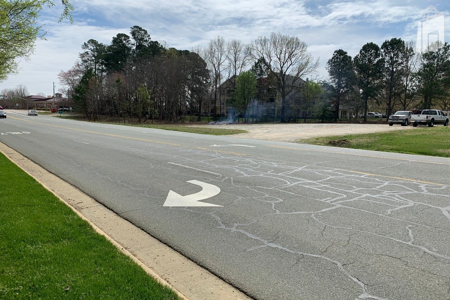 Lot from McDonalds/Publix turn out