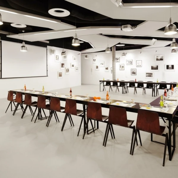 space available @ 25hours Hotel in Hamburg