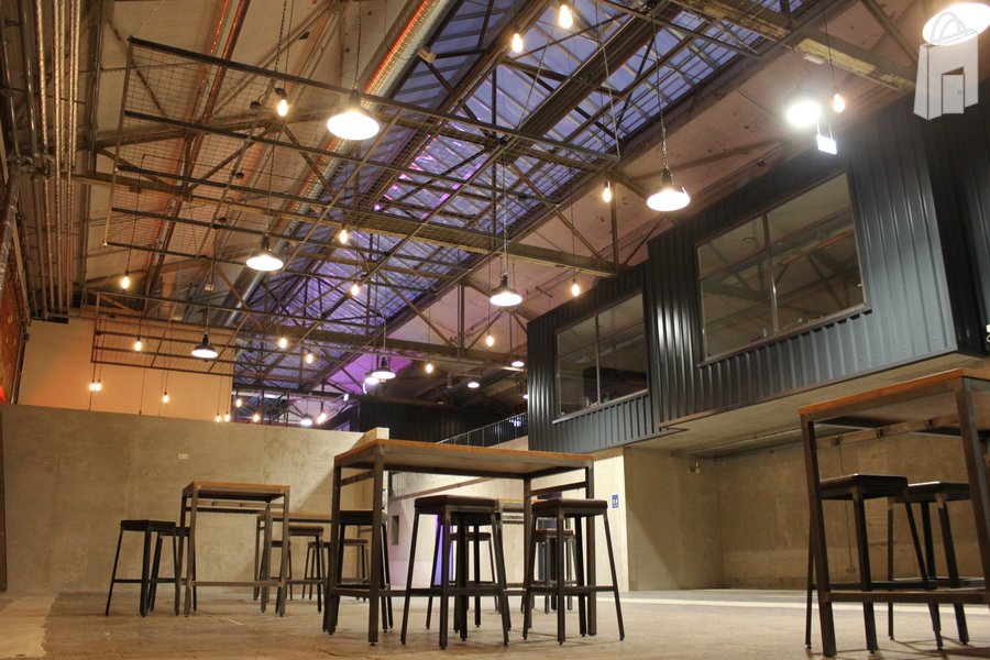 Eingangsbereich Halle