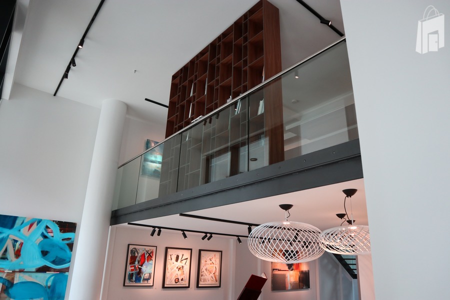 galery front / studio view